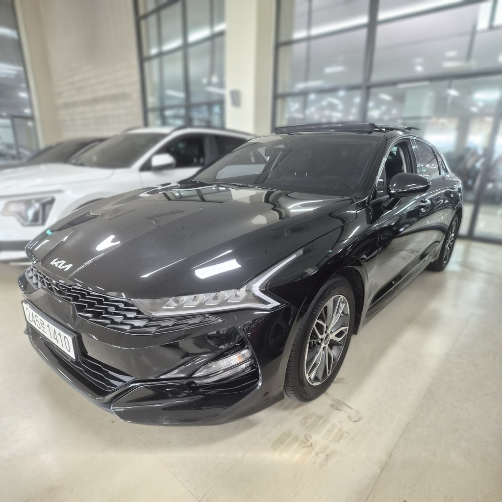 2022 Kia K5 3 Generation 2.0 GASOLINE Noblesse — photograph 1 of 1