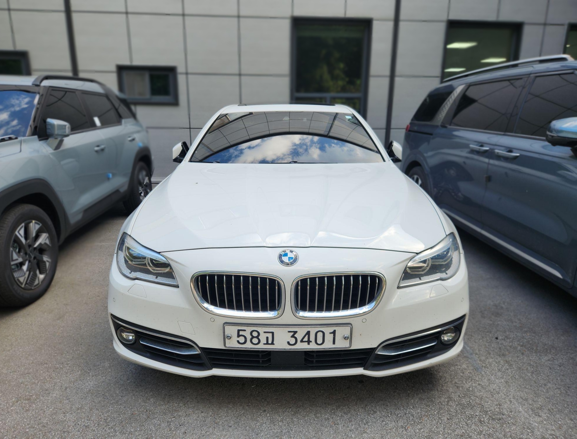 2016 BMW 5 SERIES (F10) 520d xDrive Luxury PLUS PRO EDITION — Korean import available from KcarDeals