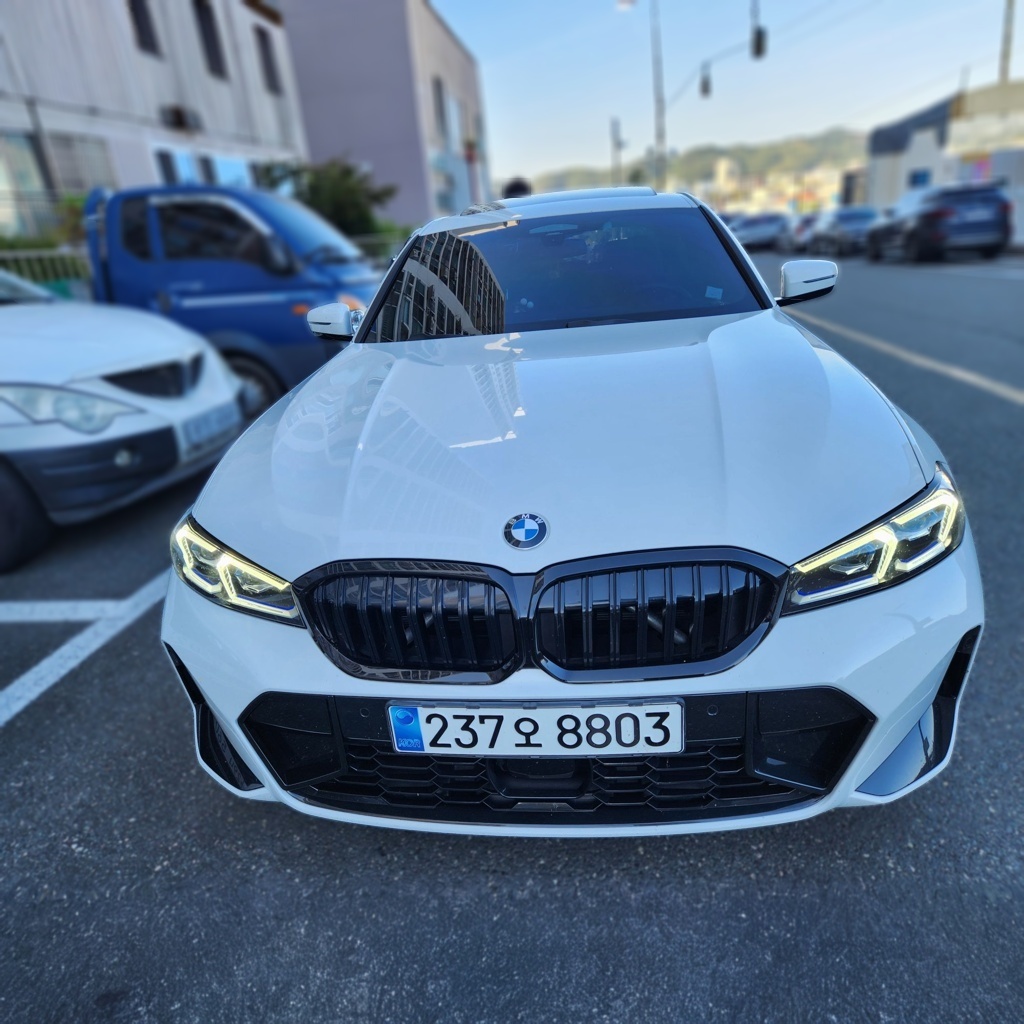 2023 BMW 3 SERIES (G20) 320i M SPORT — photograph 1 of 1