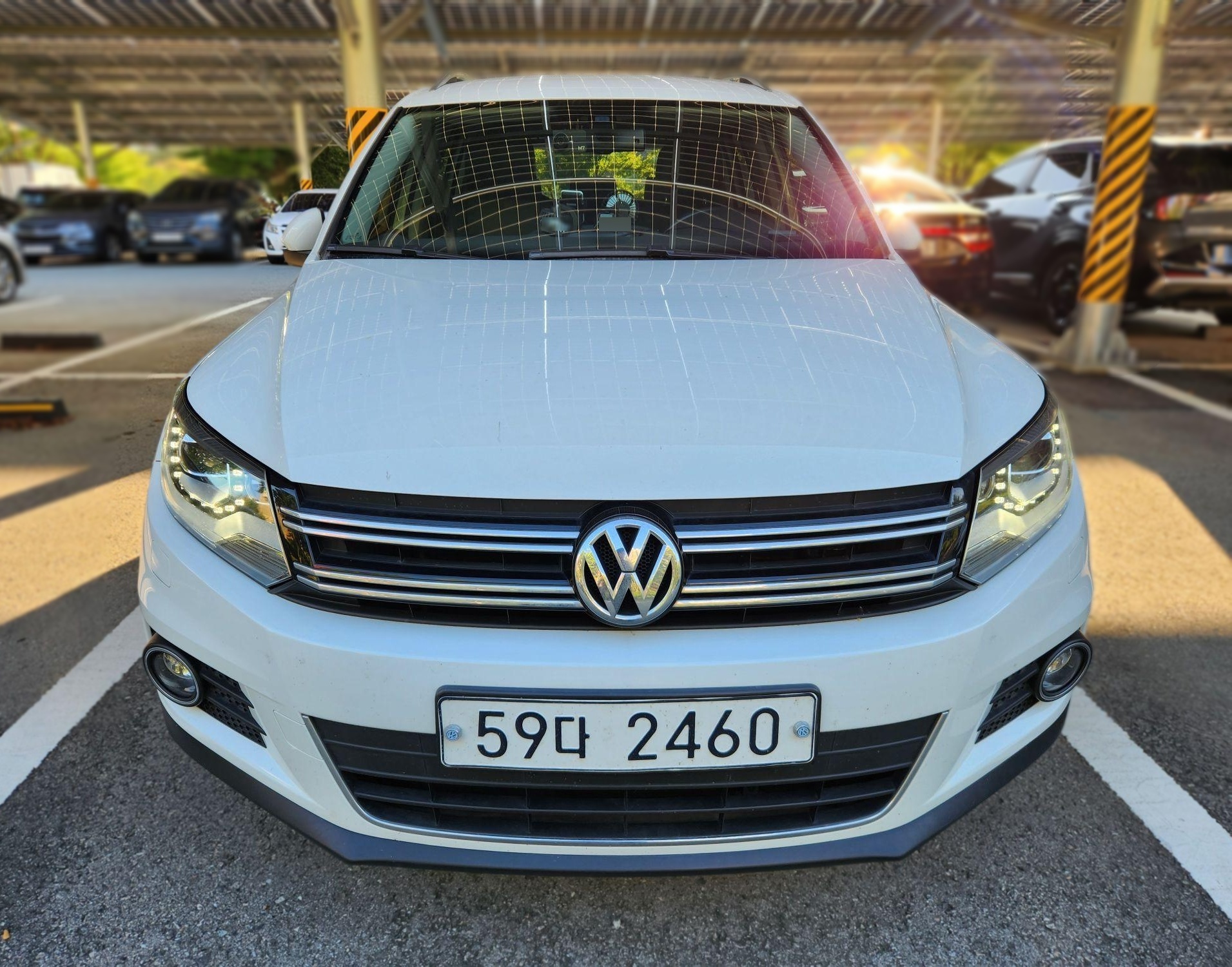 2015 Volkswagen New TIGUAN 2.0 TDI Comfort 5N — Korean import available from KcarDeals