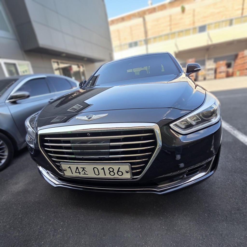 2016 Hyundai EQ900 3.8 GDI AWD PREMIUM LUXURY — Korean import available from KcarDeals
