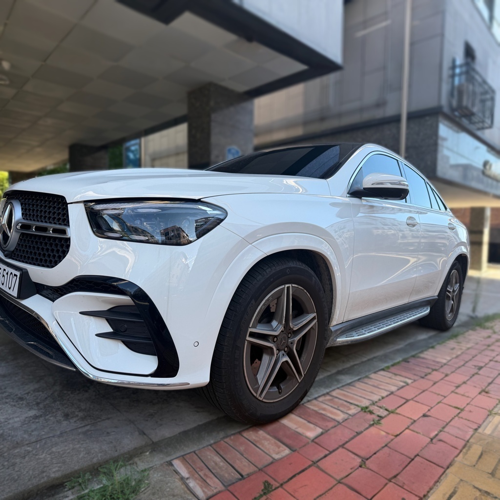 2026 Mercedes-Benz GLE450d 4MATIC Coupe AMG Line — photograph 1 of 1