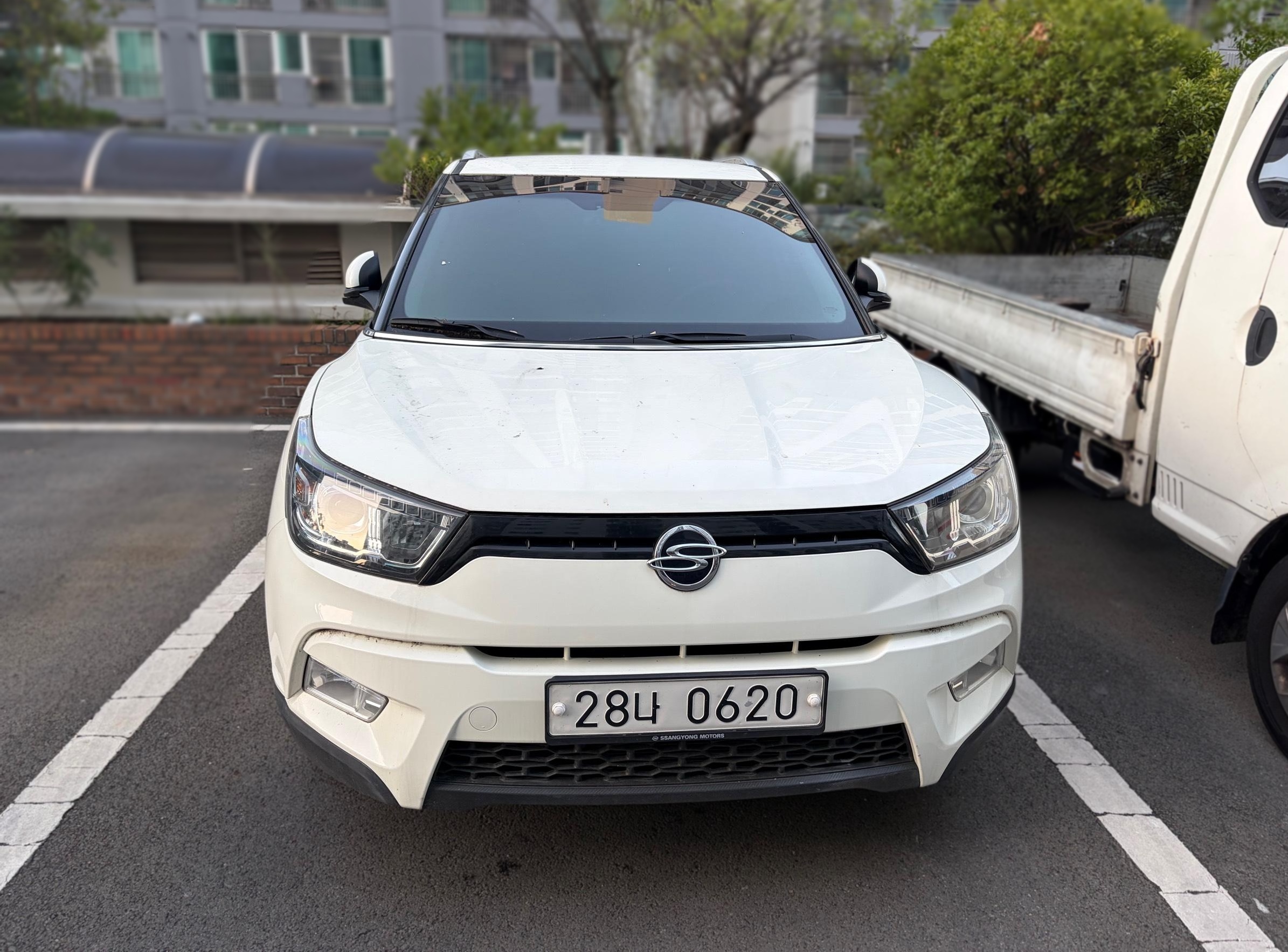 2016 SsangYong Tivoli Gasoline LX 2WD PREMIUM MODEL — Korean import available from KcarDeals