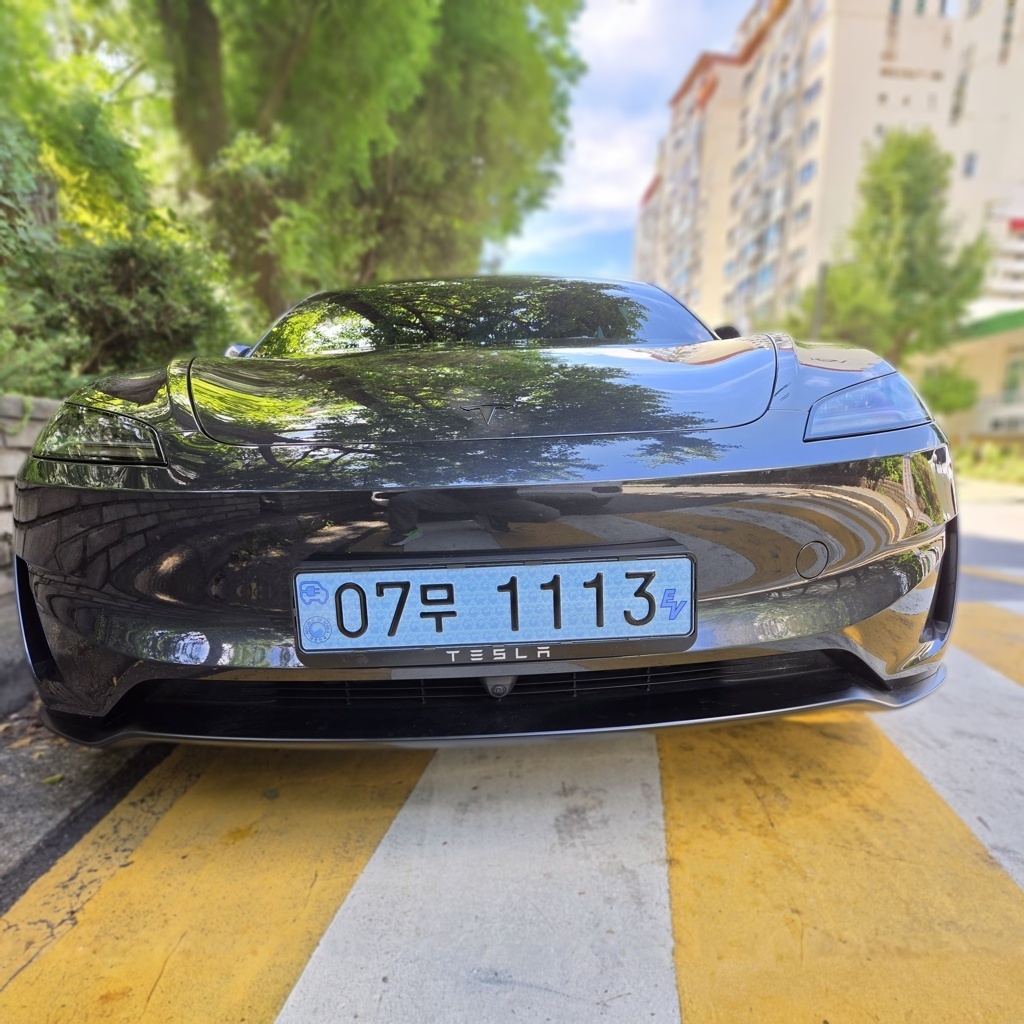 2026 Tesla MODEL 3 Highland Performance AWD — photograph 1 of 1
