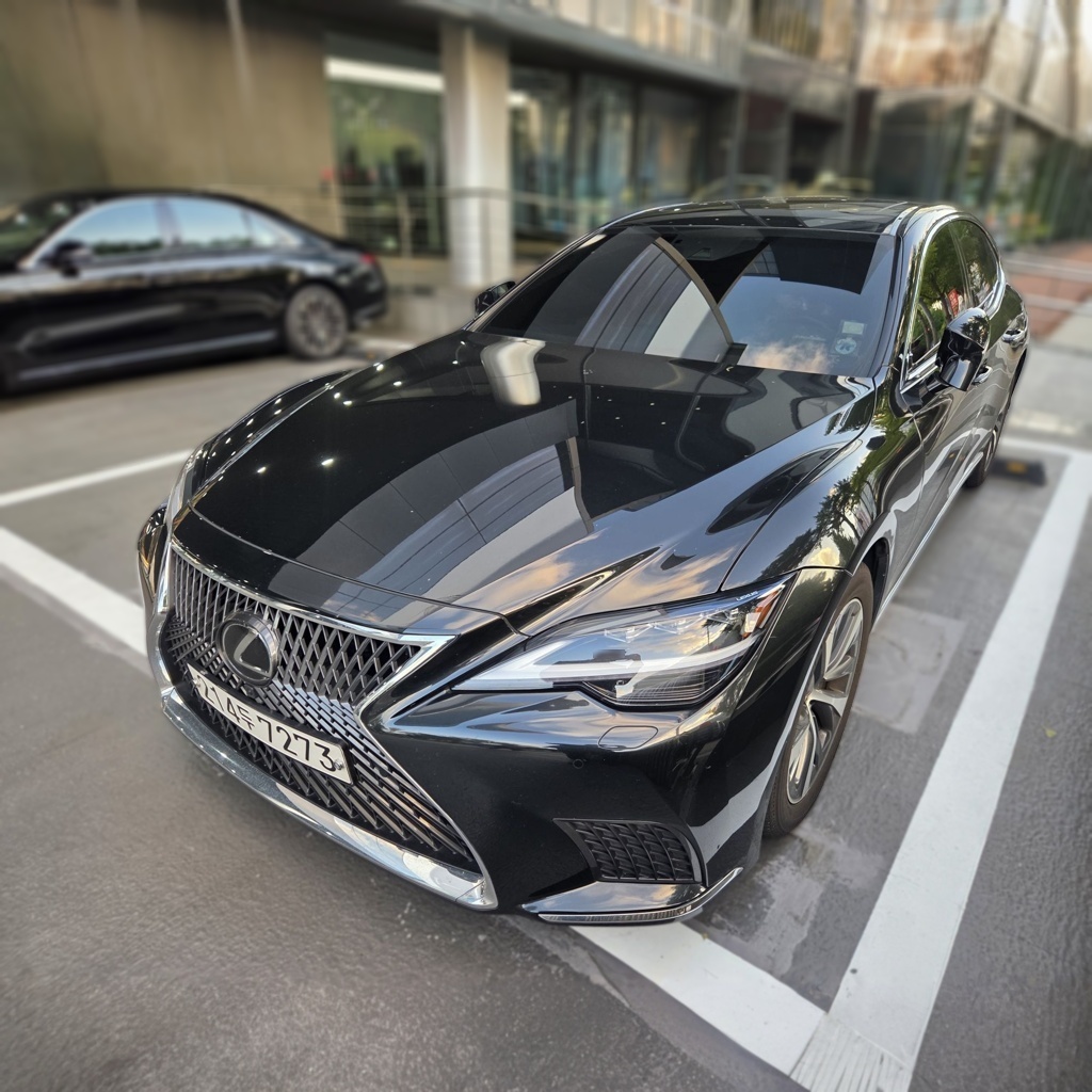 2023 Lexus LS500 5 Generation 3.5 SUPREME AWD — photograph 1 of 1