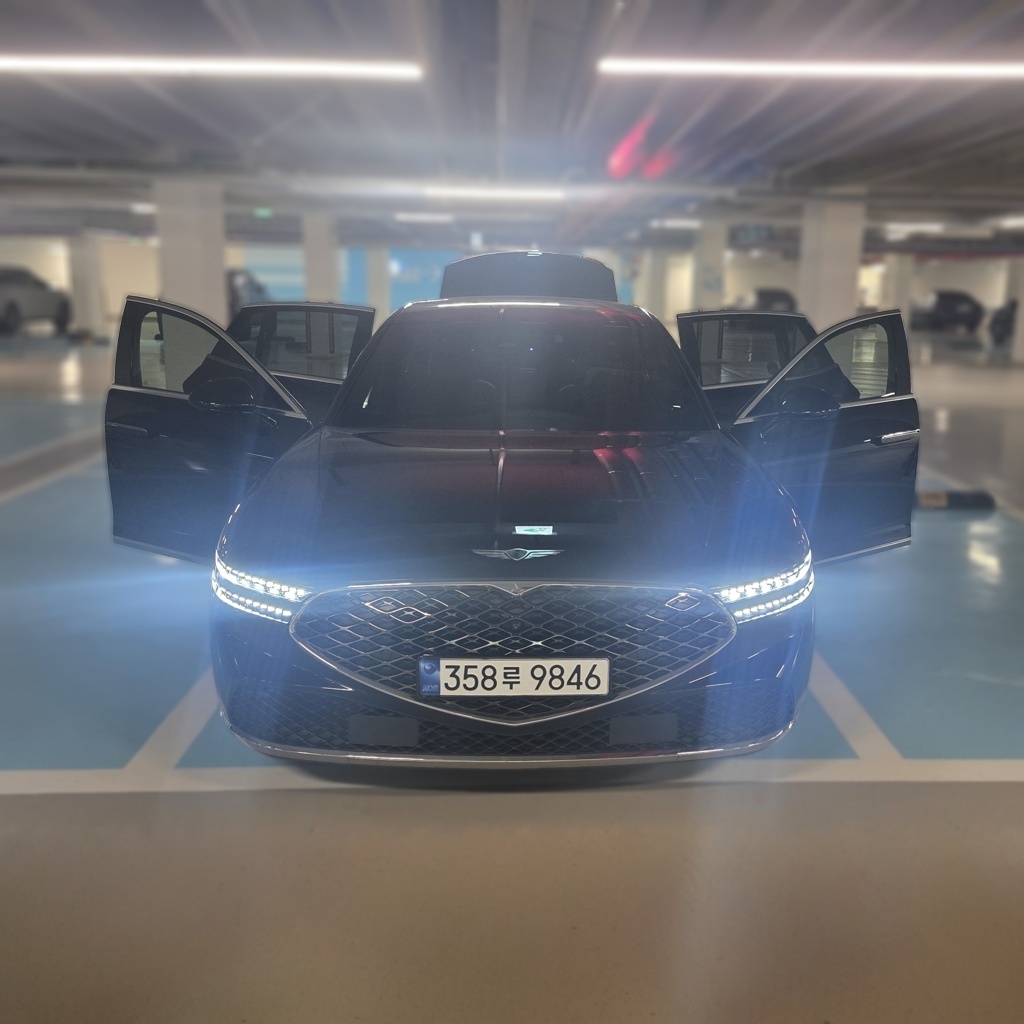 2022 Genesis G90 2 Generation (RS4) 3.5T Gasoline AWD — photograph 1 of 1