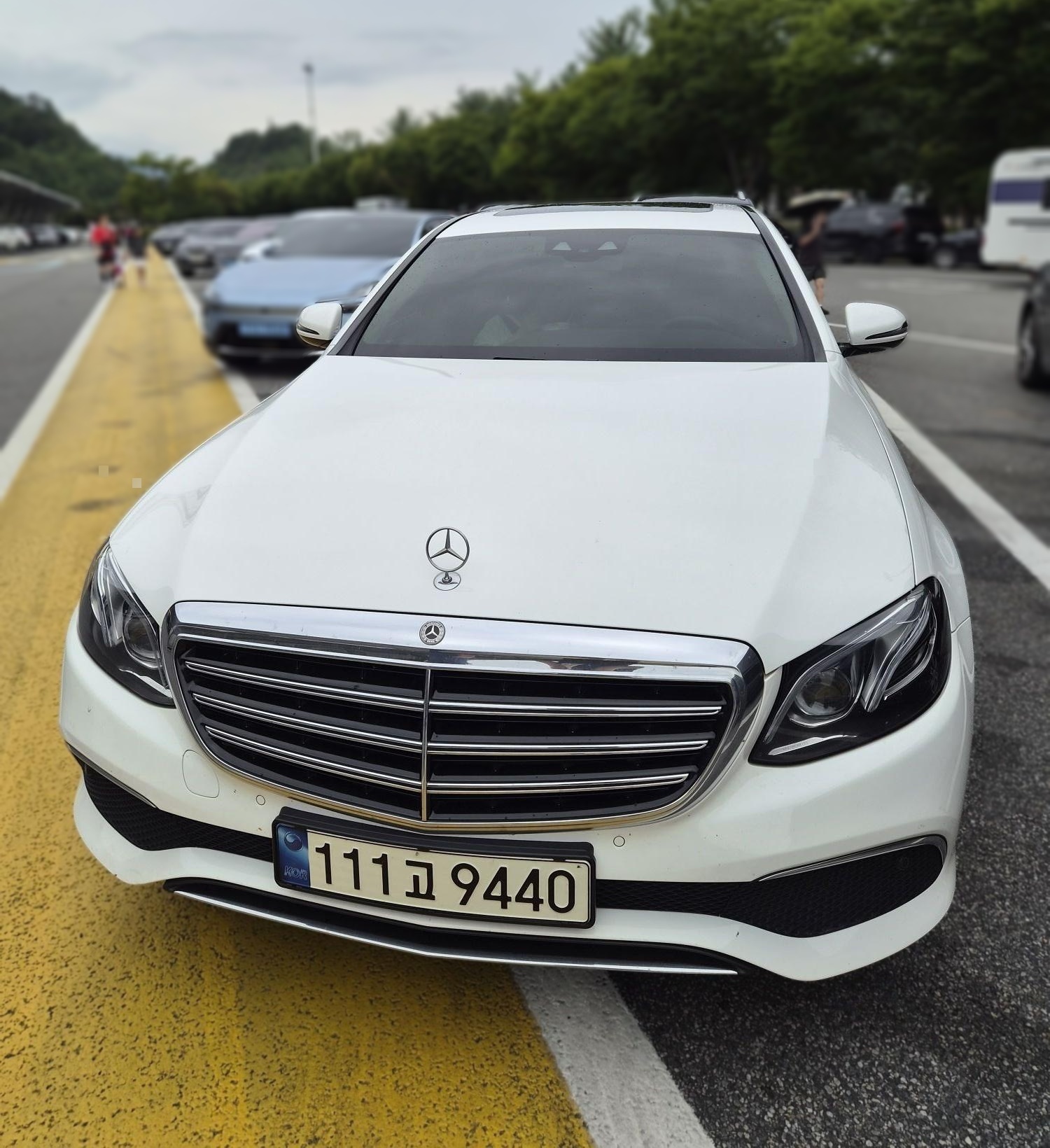 2018 Mercedes-Benz E220d 4MATIC Exclusive — Korean import available from KcarDeals