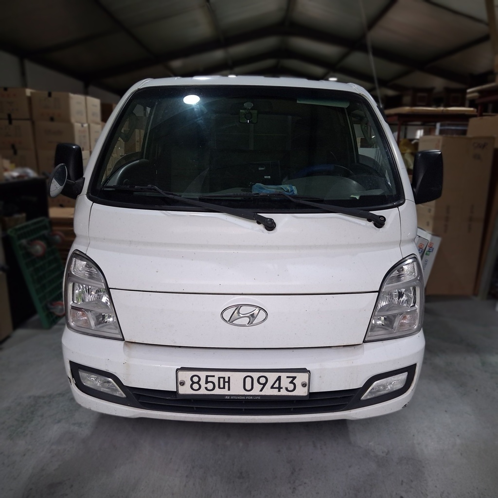 2021 Hyundai PORTER Ⅱ (PORTERⅡ) 2,497cc / Standard Cab/Standard Cab — photograph 1 of 1