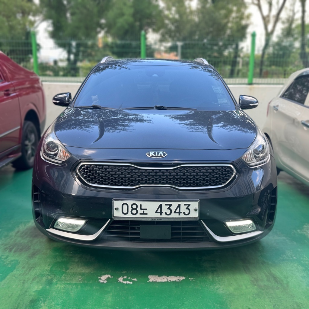 2017 Kia Niro Noblesse — Korean import available from KcarDeals