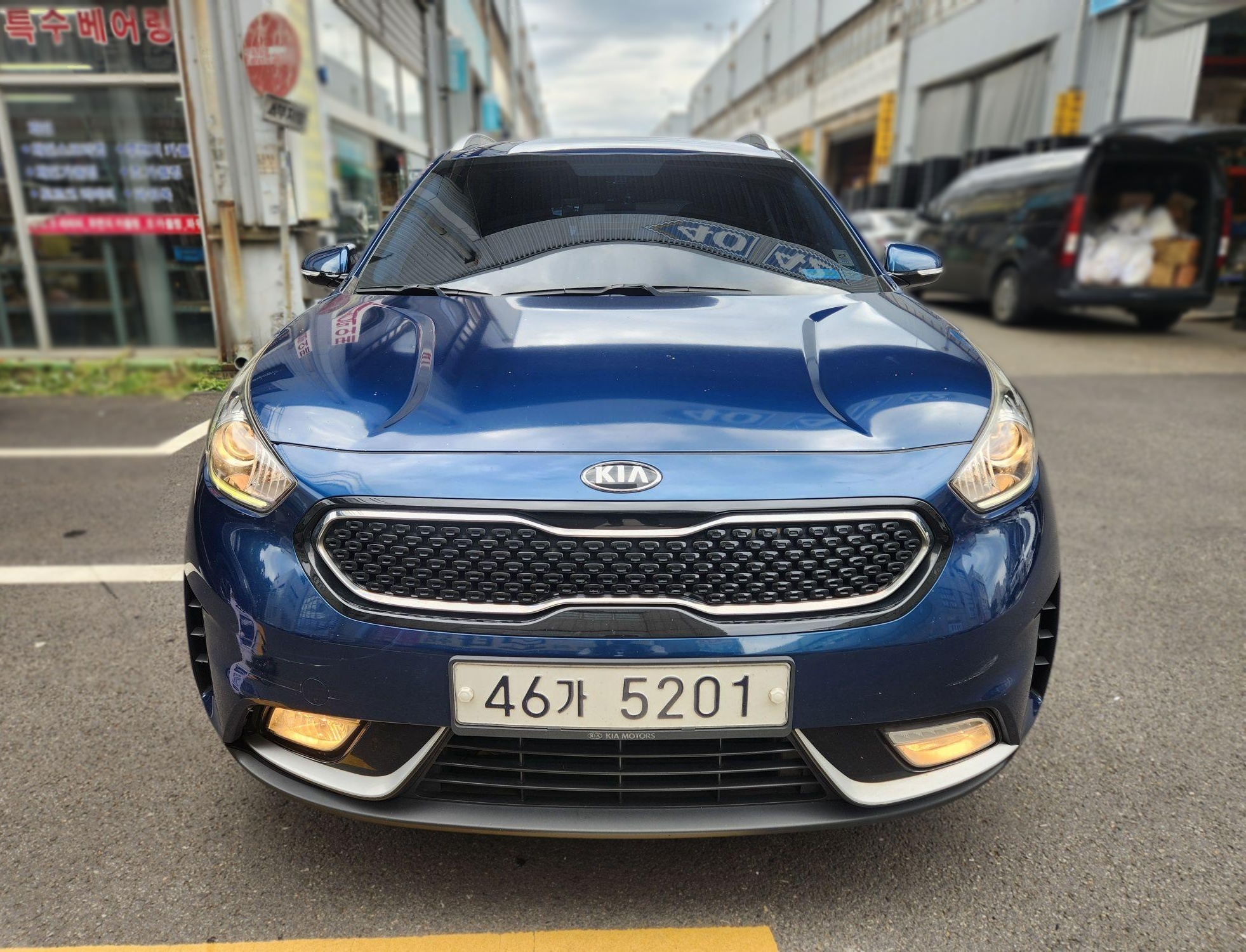 2018 Kia Niro Prestige — Korean import available from KcarDeals
