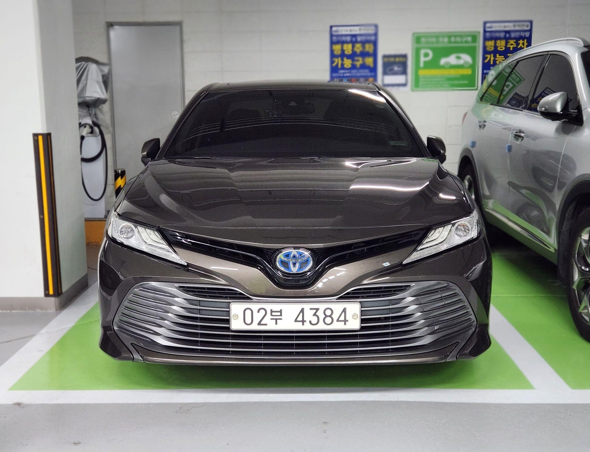 2018 Toyota CAMRY (XV70) 2.5 XLE Hybrid — Korean import available from KcarDeals