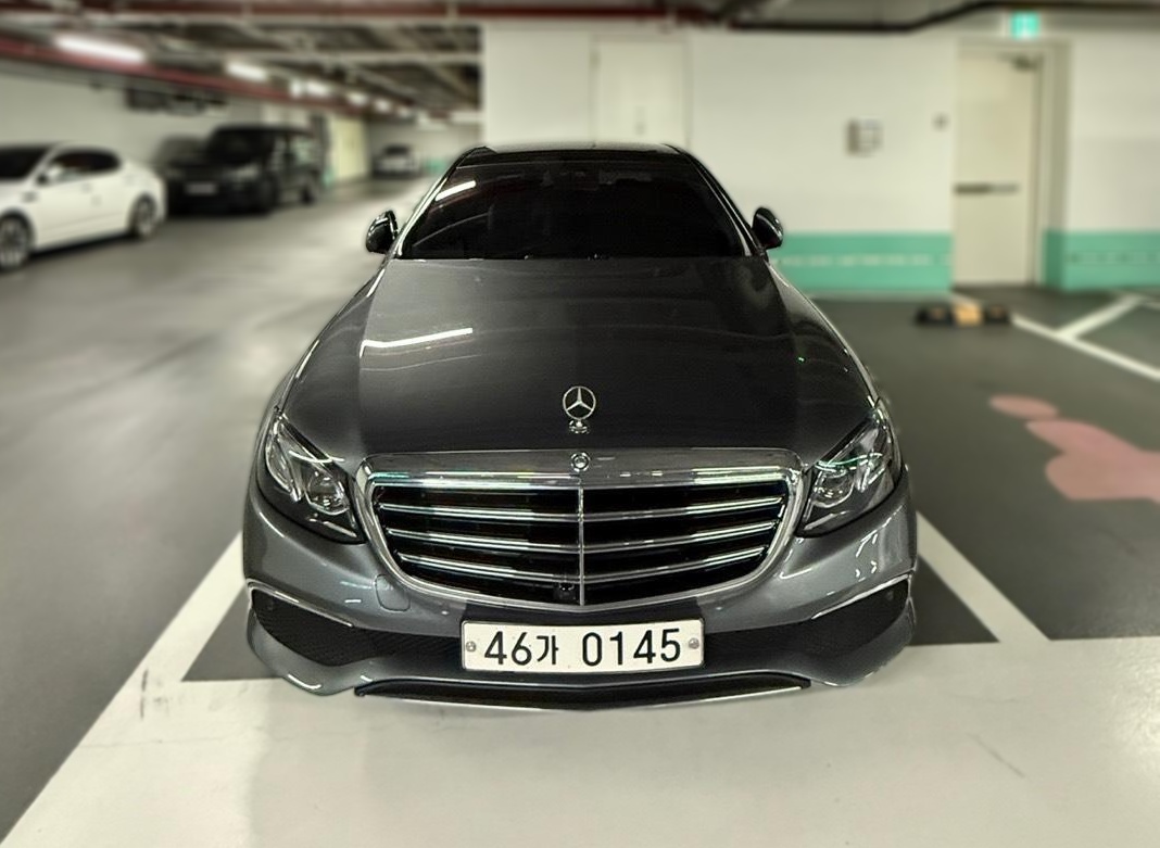 2017 Mercedes-Benz E300 4MATIC Exclusive — Korean import available from KcarDeals
