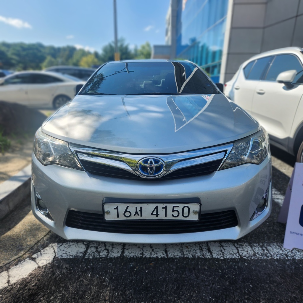 2013 Toyota New CAMRY Hybrid XLE — Korean import available from KcarDeals