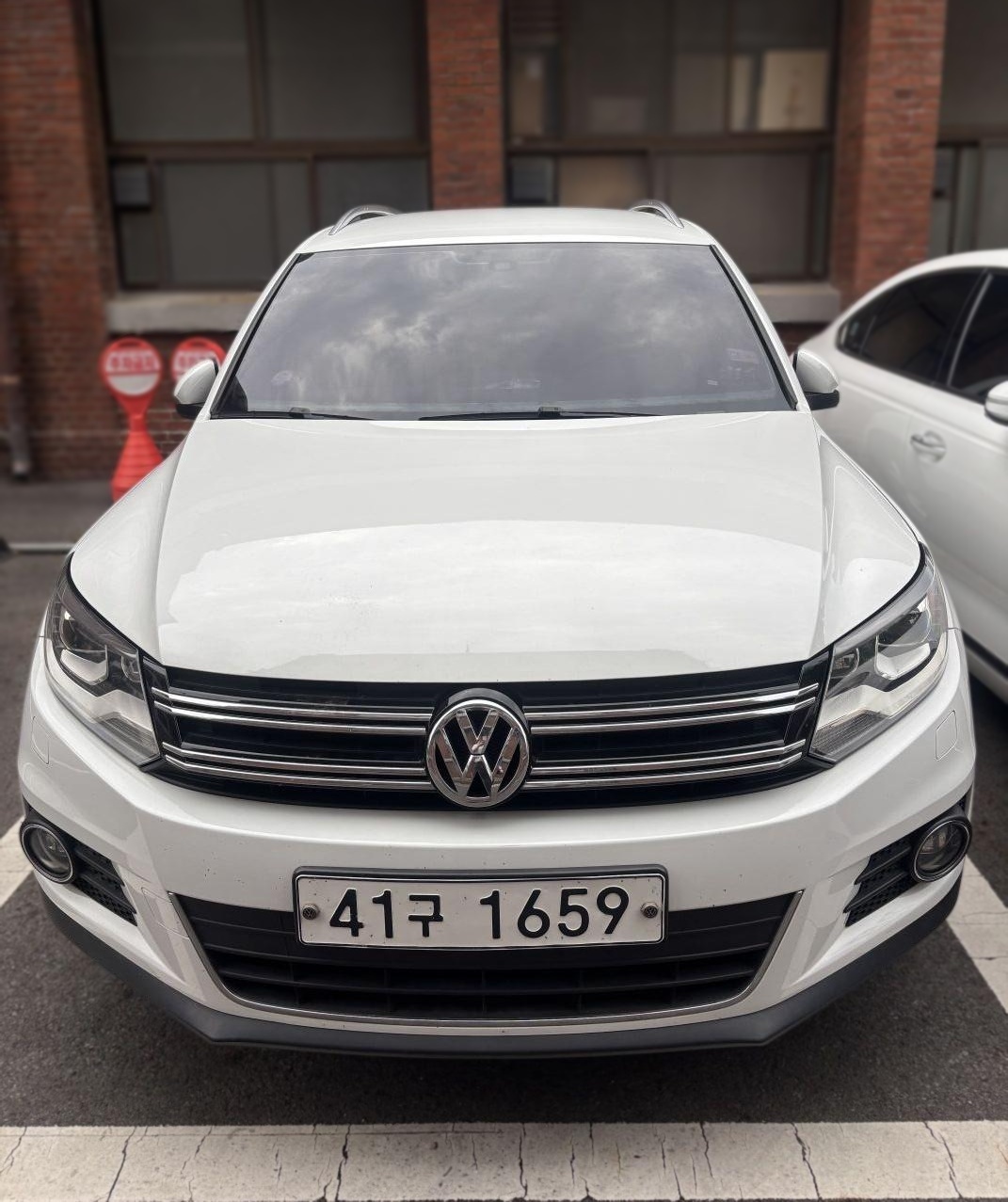 2015 Volkswagen New TIGUAN 2.0 TDI Comfort 5N — Korean import available from KcarDeals