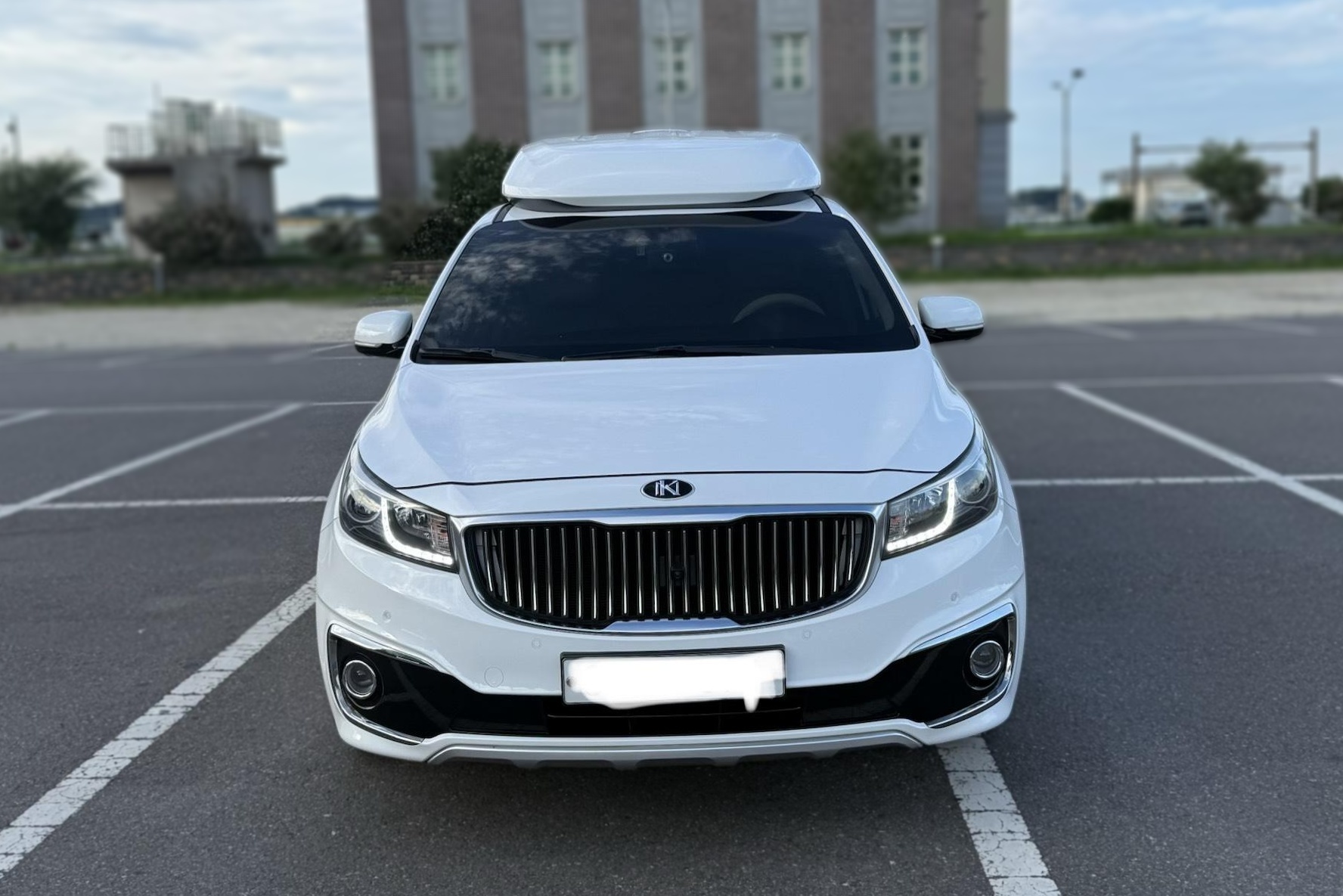 2018 Kia All New CARNIVAL Gasoline 9-seater High Limousine Noblesse — Korean import available from KcarDeals