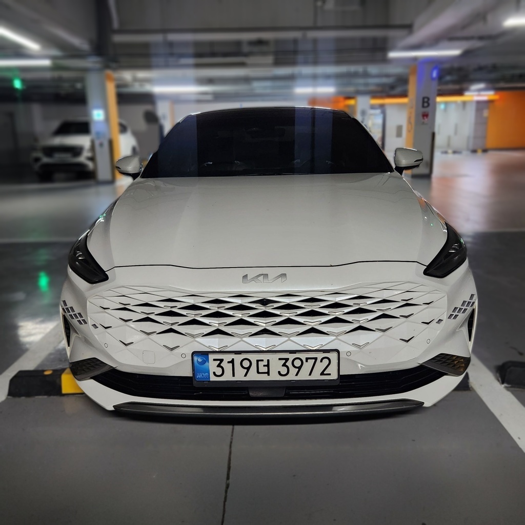 2022 Kia K8 1.6 TURBO Hybrid Signature — photograph 1 of 1