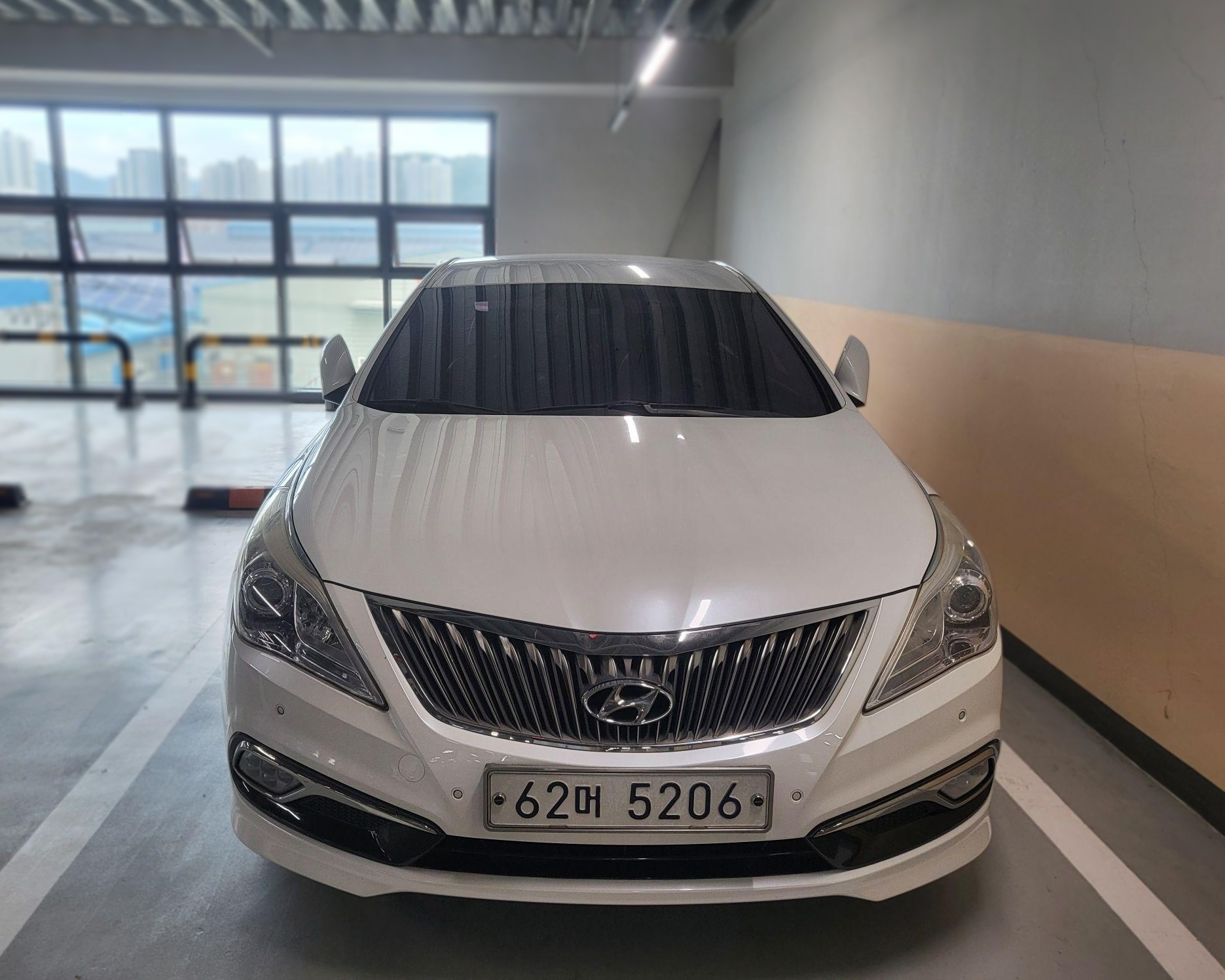 2015 Hyundai GRANDEUR HG Hybrid Premium — Korean import available from KcarDeals