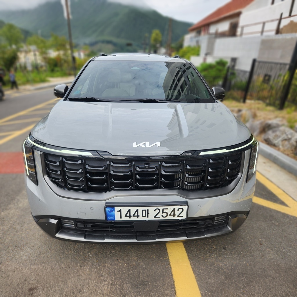 2024 Kia The New CARNIVAL Hybrid (KA4) 1.6 TURBO 7-seater Gravity — photograph 1 of 1