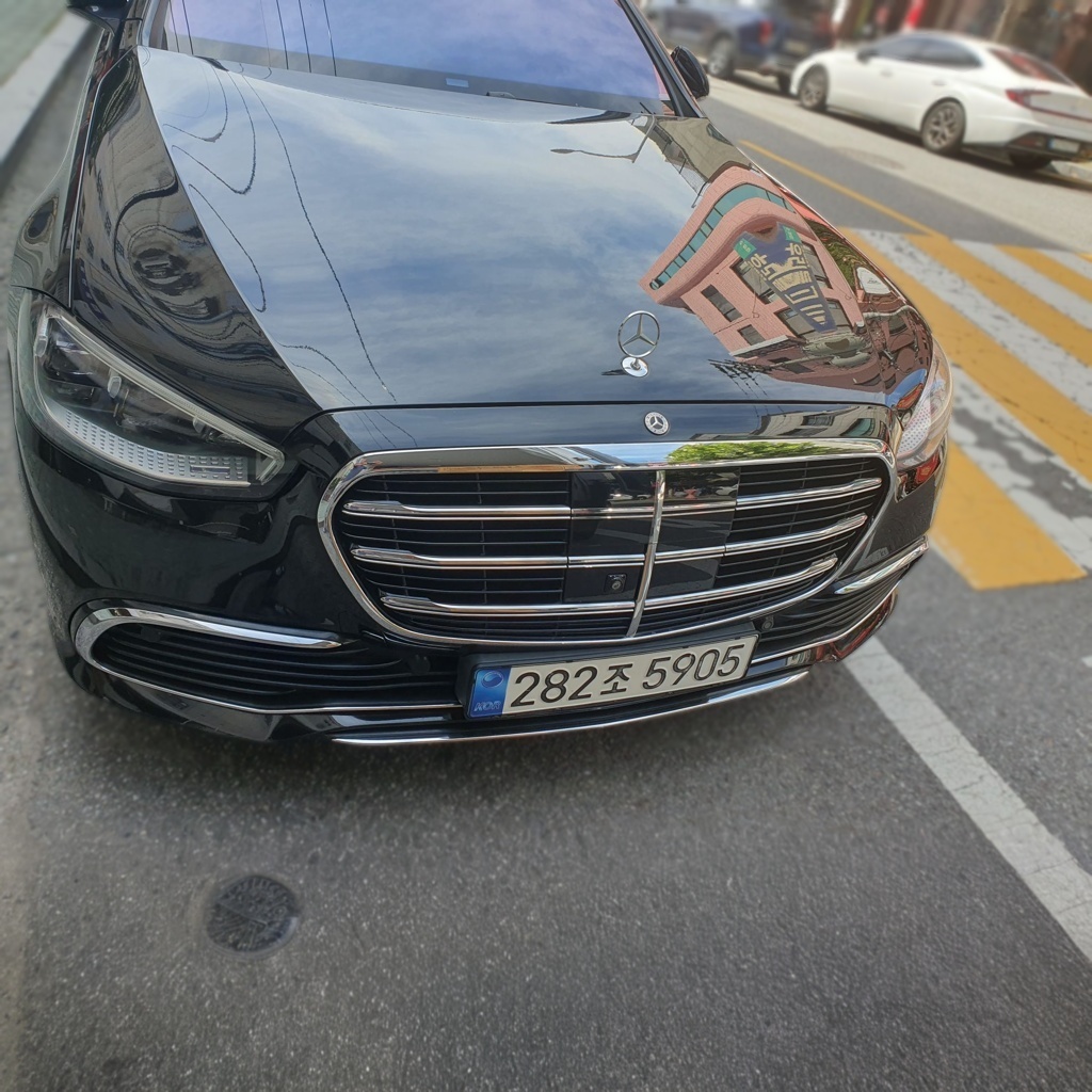 2022 Mercedes-Benz S580L 4MATIC — photograph 1 of 1