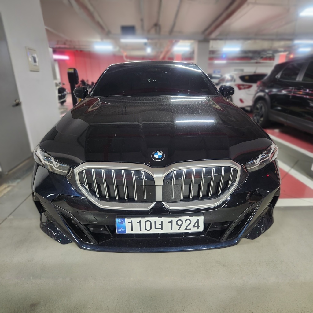 BMW 5 Series (G60)