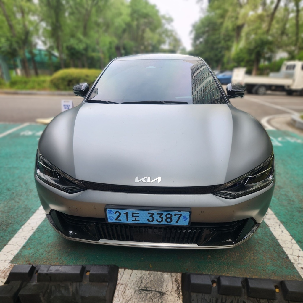 2022 EV6 Long Range EARTH — photograph 1 of 1