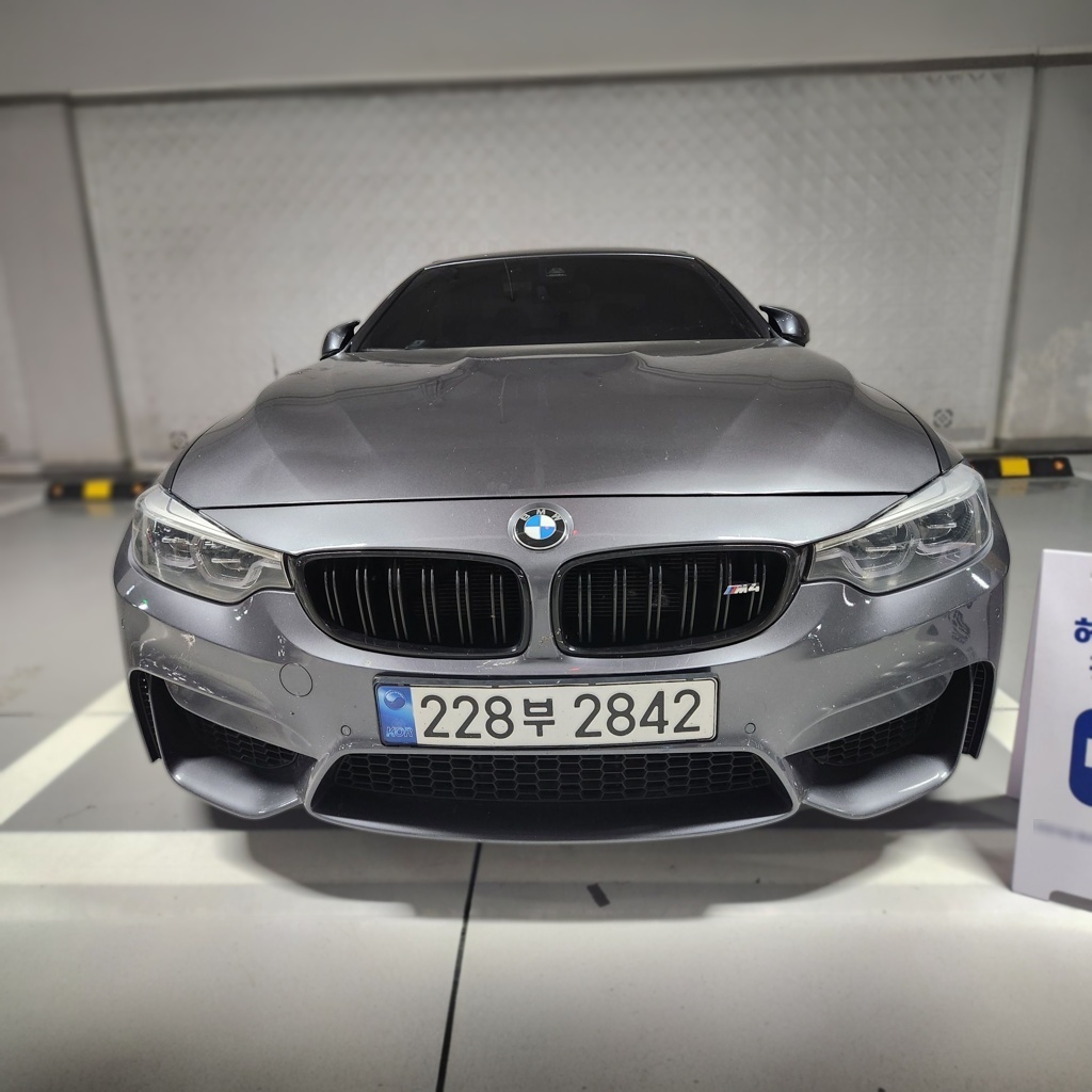 BMW M4 (F82)
