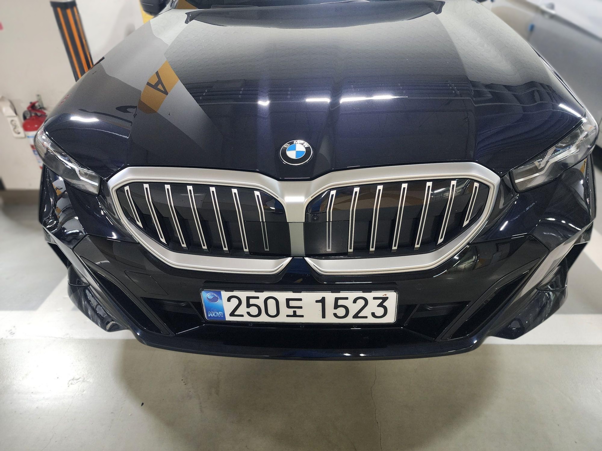 2025 BMW 5 SERIES (G60) 520i M SPORT