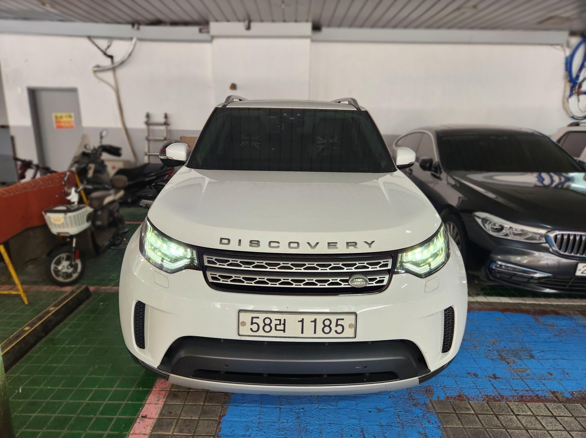 Land Rover Discovery 5