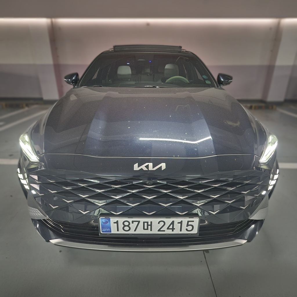 2023 Kia K8 1.6 TURBO Hybrid Signature — photograph 1 of 1