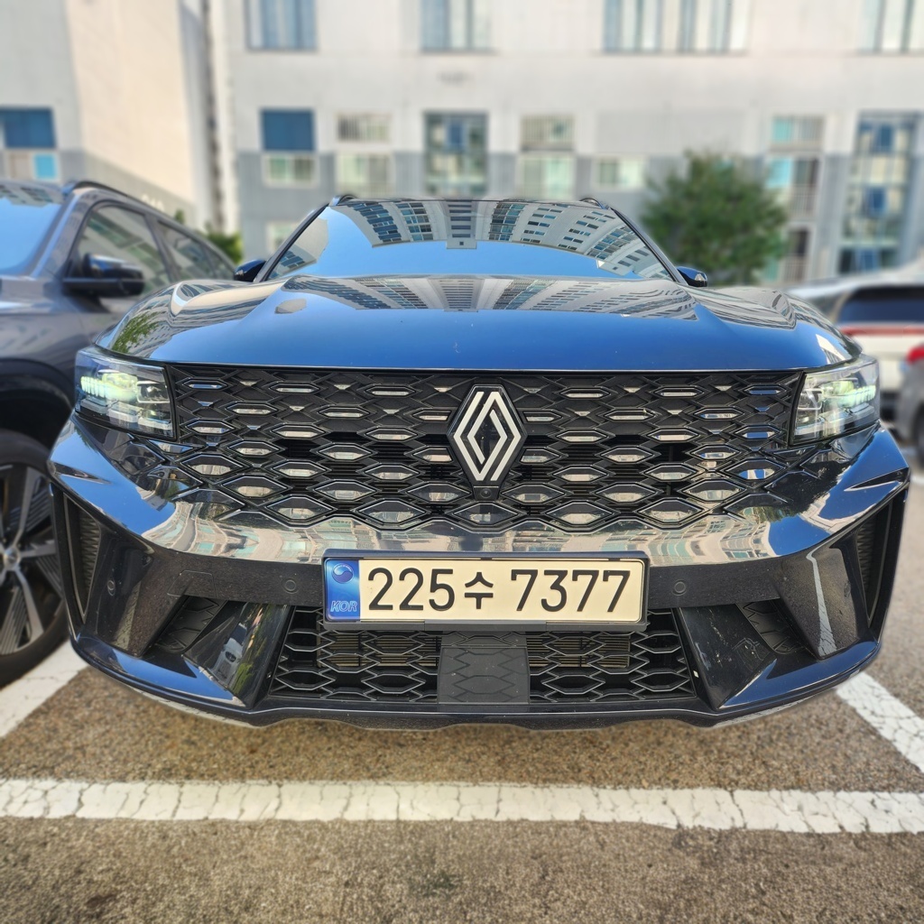 2025 Renault Korea (Samsung) Grand Koleos 1.5 E-TECH Hybrid 2WD Iconic — photograph 1 of 1