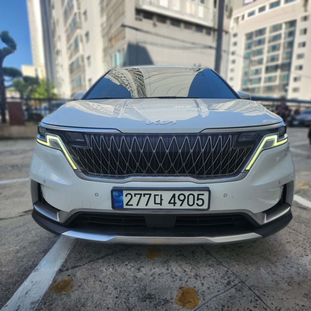 2023 Kia CARNIVAL 4 Generation Diesel 9-seater Noblesse — photograph 1 of 1