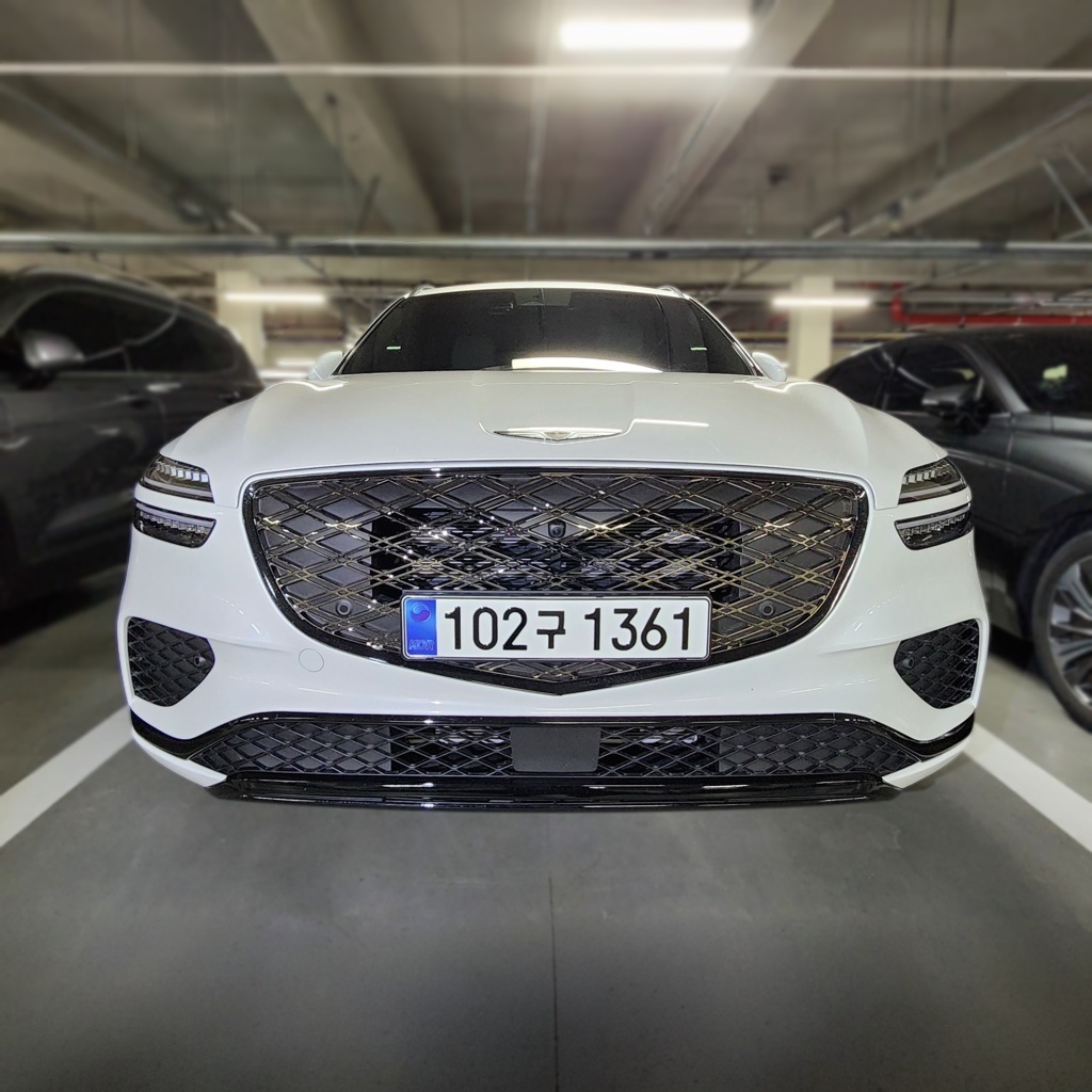 2025 Genesis GV70 FL 2.5T Gasoline AWD — photograph 1 of 1