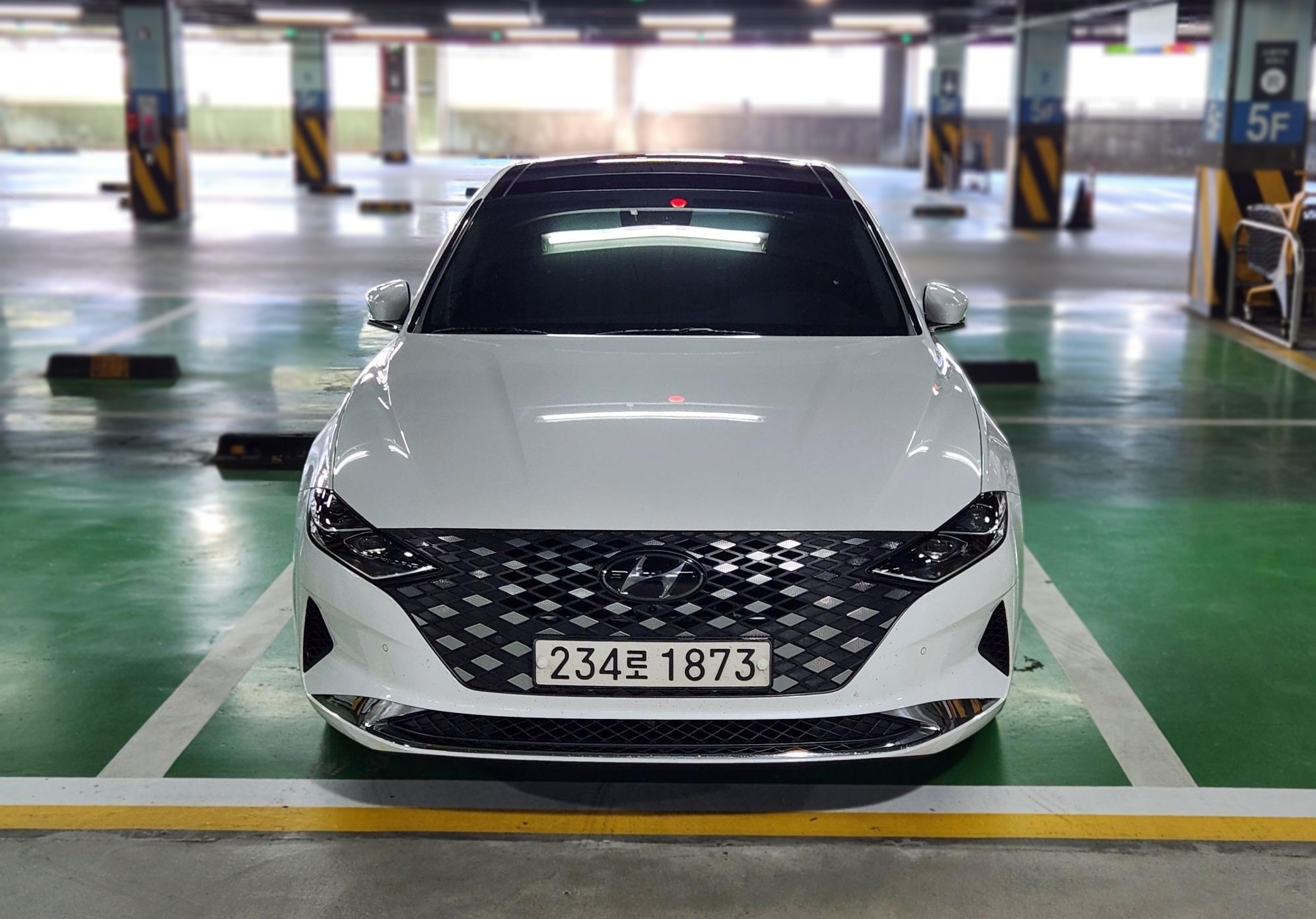 Hyundai The New Grandeur IG Hybrid