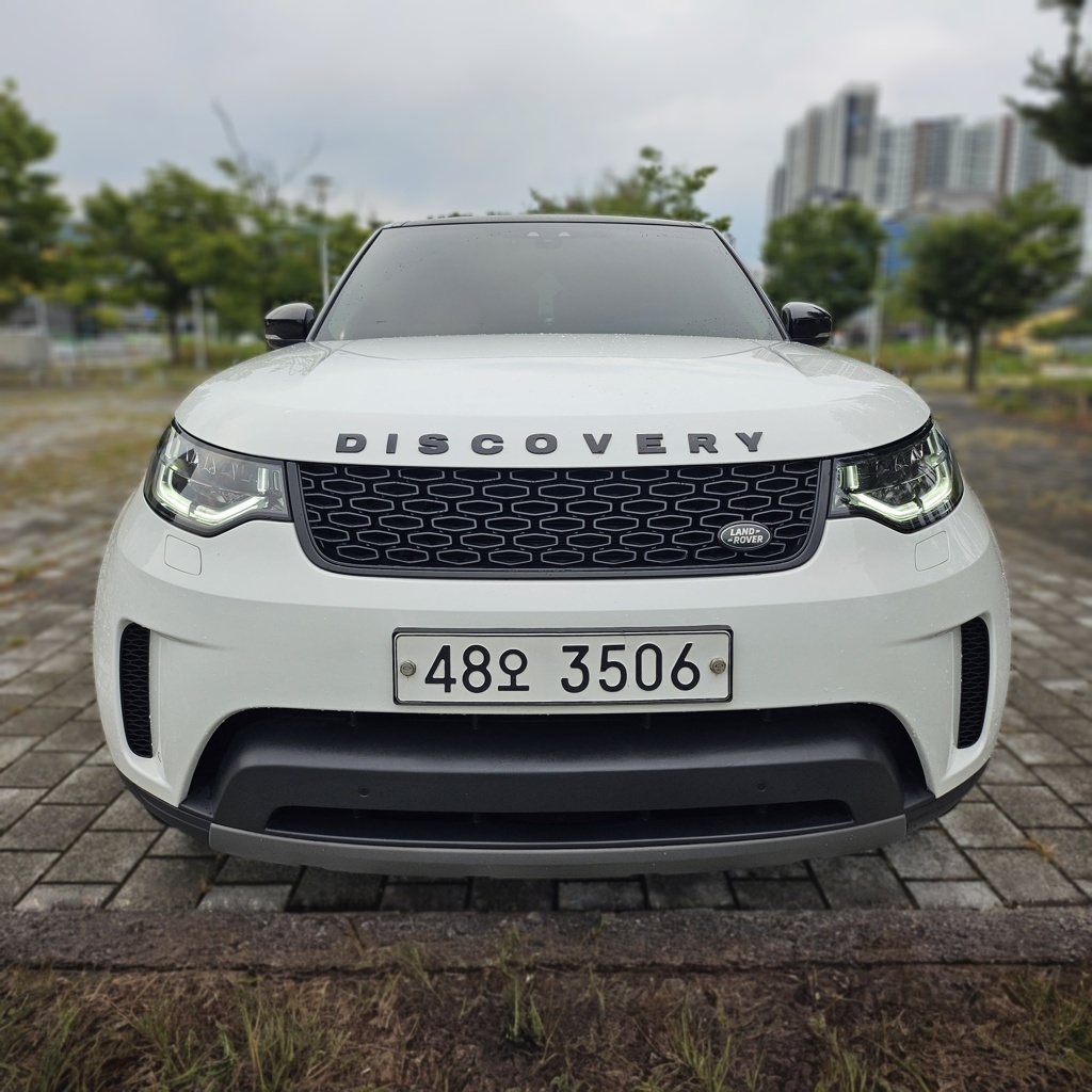 Land Rover Discovery 5