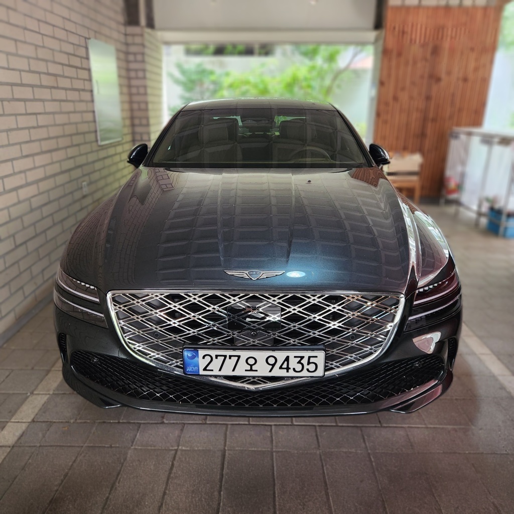 2025 Genesis The All New G80 FL 2.5T Gasoline AWD — photograph 1 of 1