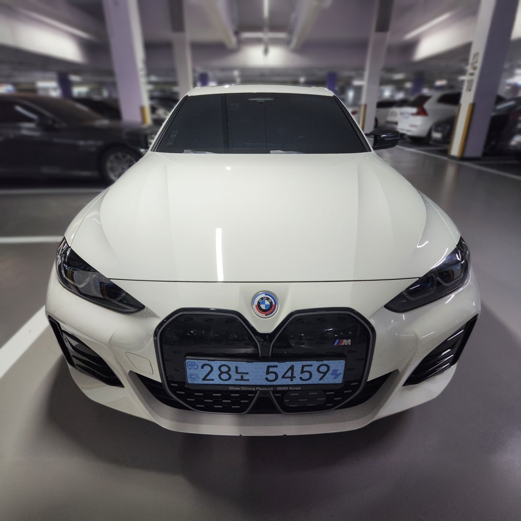 2022 BMW i4 M50 PRO — photograph 1 of 1