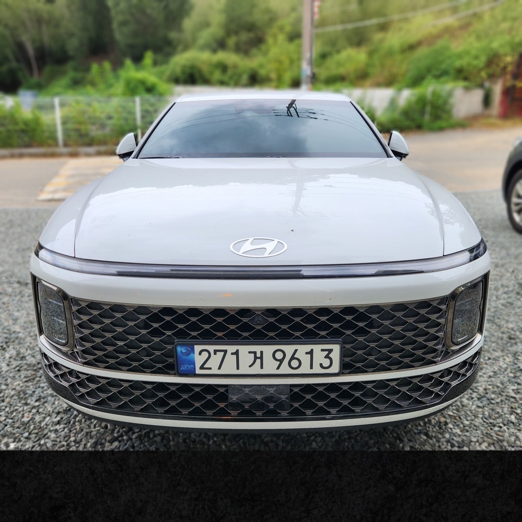 2023 Hyundai The All New Grandeur Hybrid (GN7) Calligraphy — photograph 1 of 1