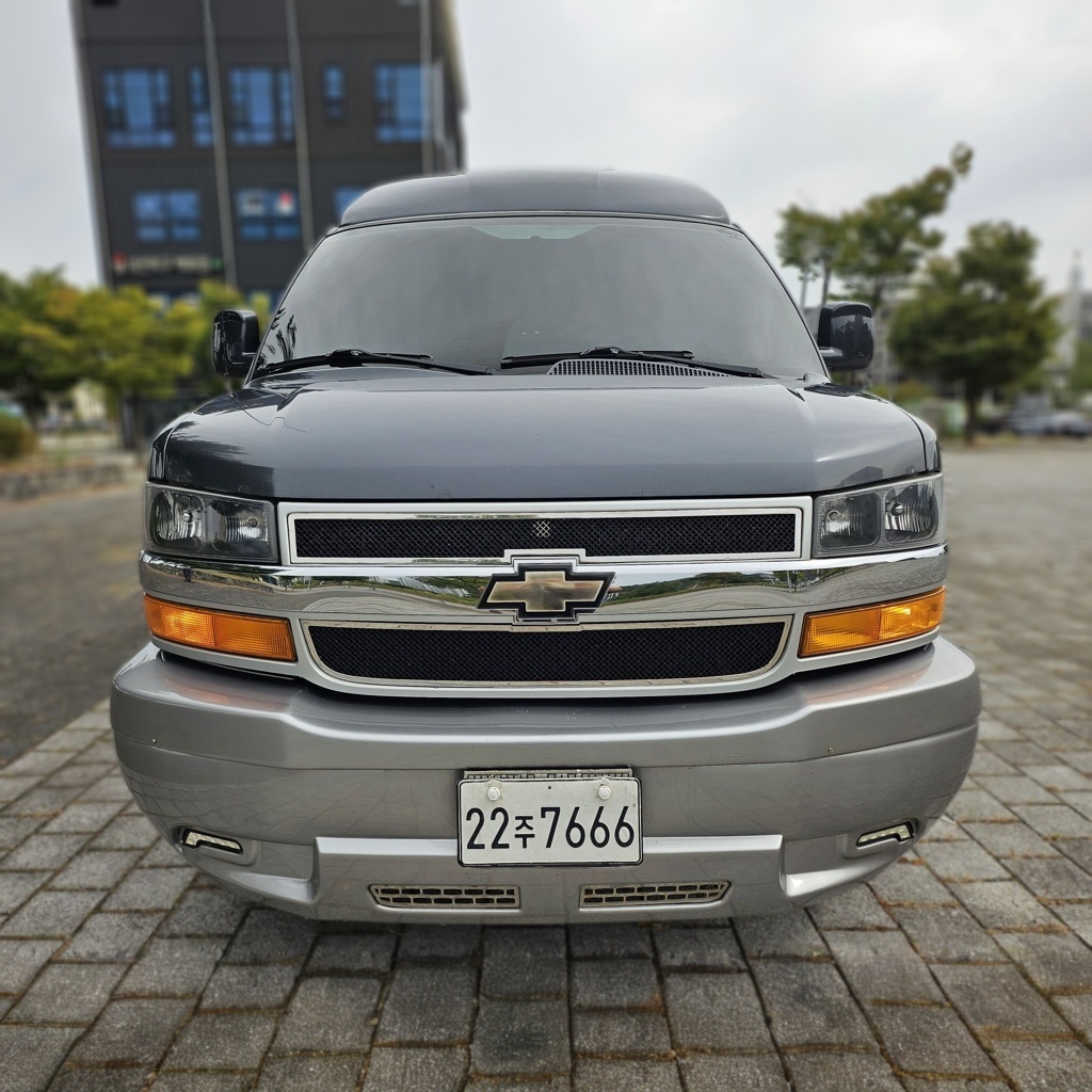 Chevrolet Express Van