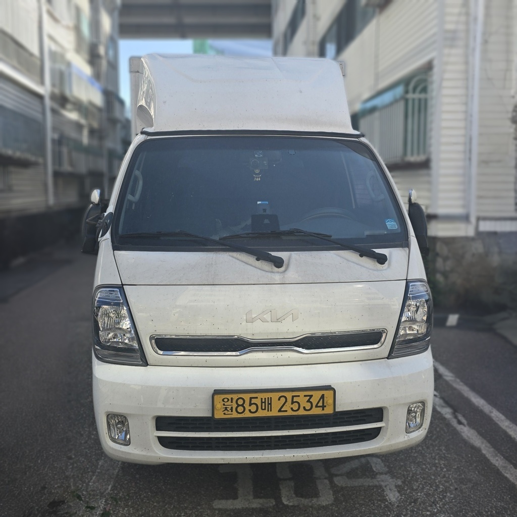 2024 Kia BONGO 1 ton Cargo EXTRA LONG WHEELBASE King Cab LPi L 2WD Automatic — photograph 1 of 1