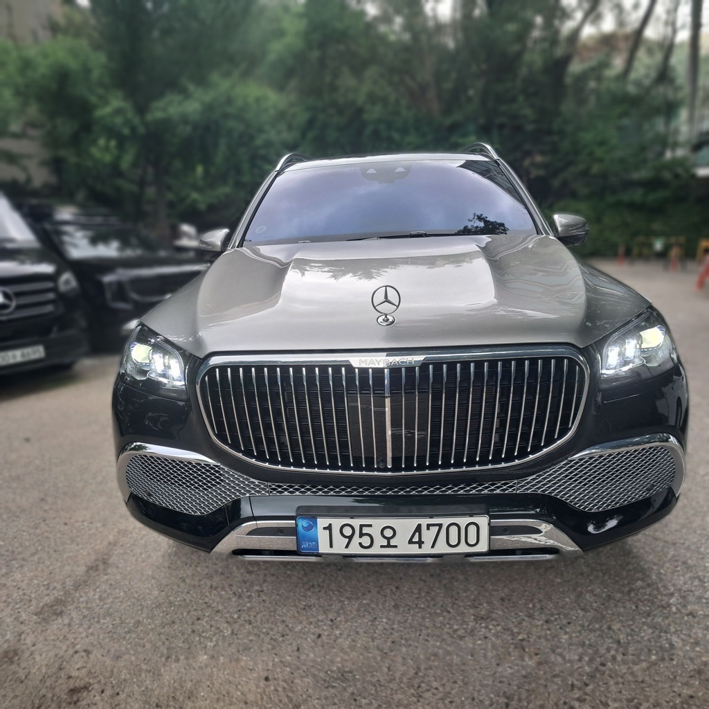 2023 Mercedes-Benz Maybach GLS 600 4MATIC — photograph 1 of 1