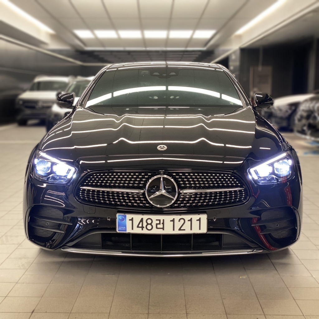 2023 Mercedes-Benz E250 AMG Line — photograph 1 of 1
