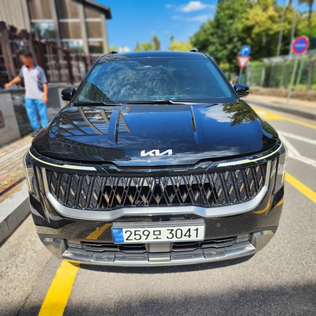 2025 Kia The New CARNIVAL (KA4) 2.2 DIESEL 7-seater Signature — photograph 1 of 1