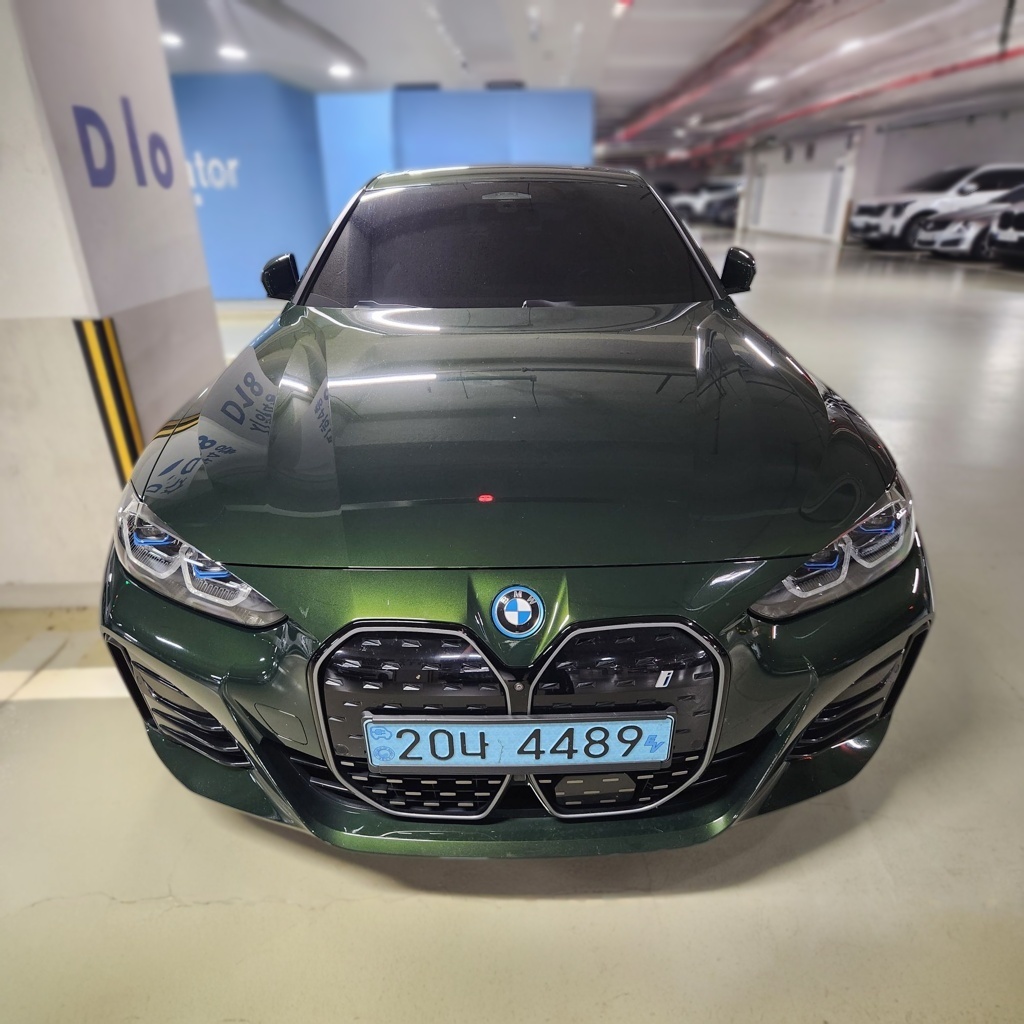 2022 BMW i4 eDrive40 M SPORT PRO — photograph 1 of 1