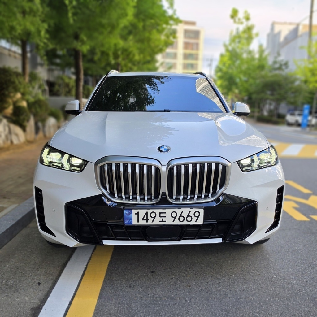 2024 BMW X5 (G05) xDrive 40i M SPORT — photograph 1 of 1