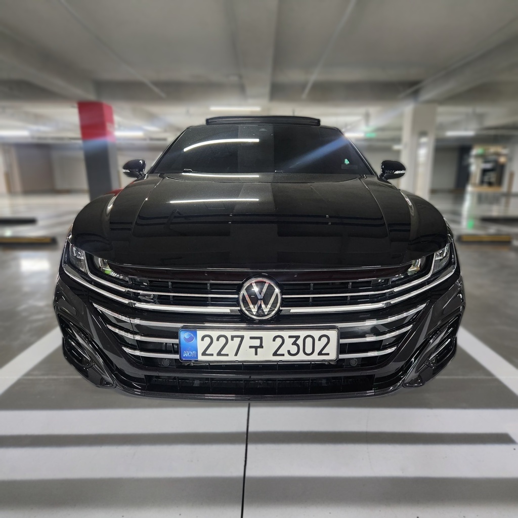2023 Volkswagen Arteon 2.0 TDI R-LINE 4 Motion — photograph 1 of 1