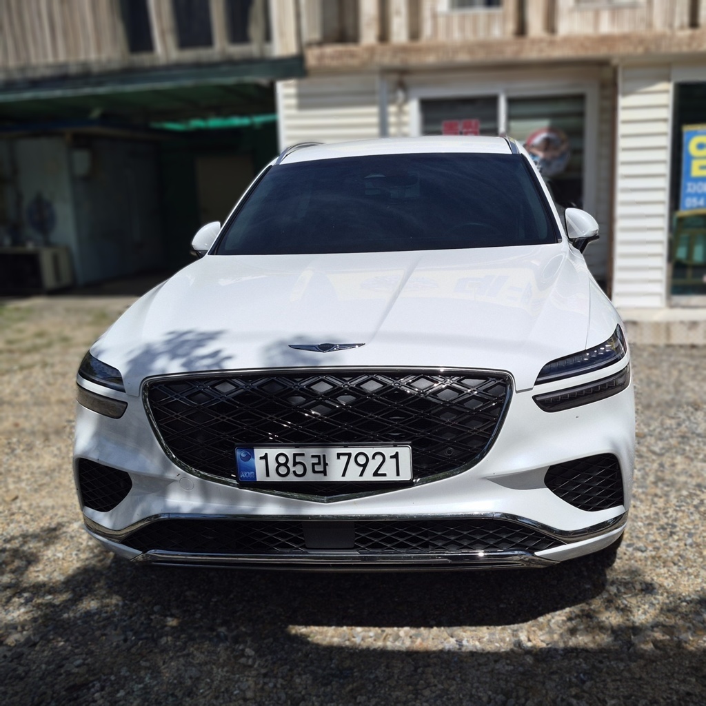 2025 Genesis GV70 FL 2.5T Gasoline AWD — photograph 1 of 1