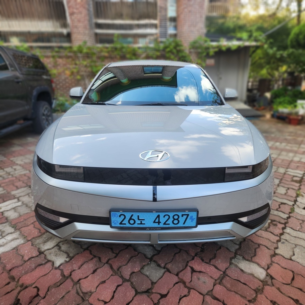 2023 Hyundai Ioniq 5 Long Range AWD Exclusive — photograph 1 of 1
