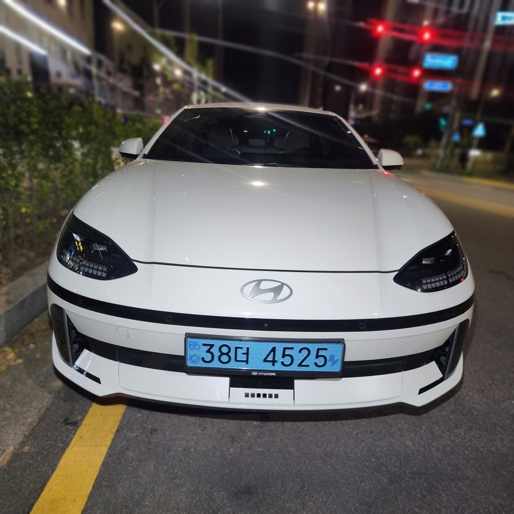 2023 IONIQ 6 Long Range Prestige — photograph 1 of 1