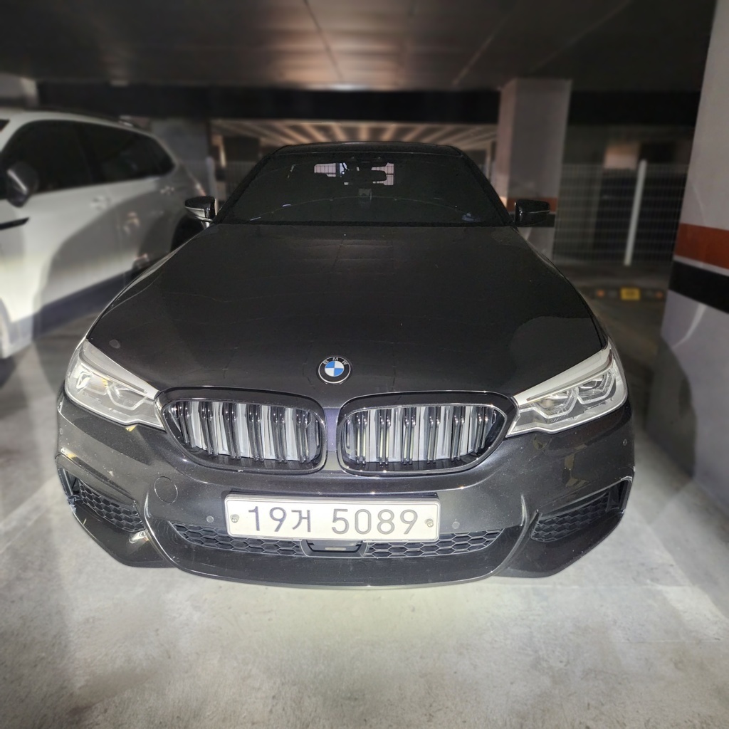 BMW 5 Series (G30)