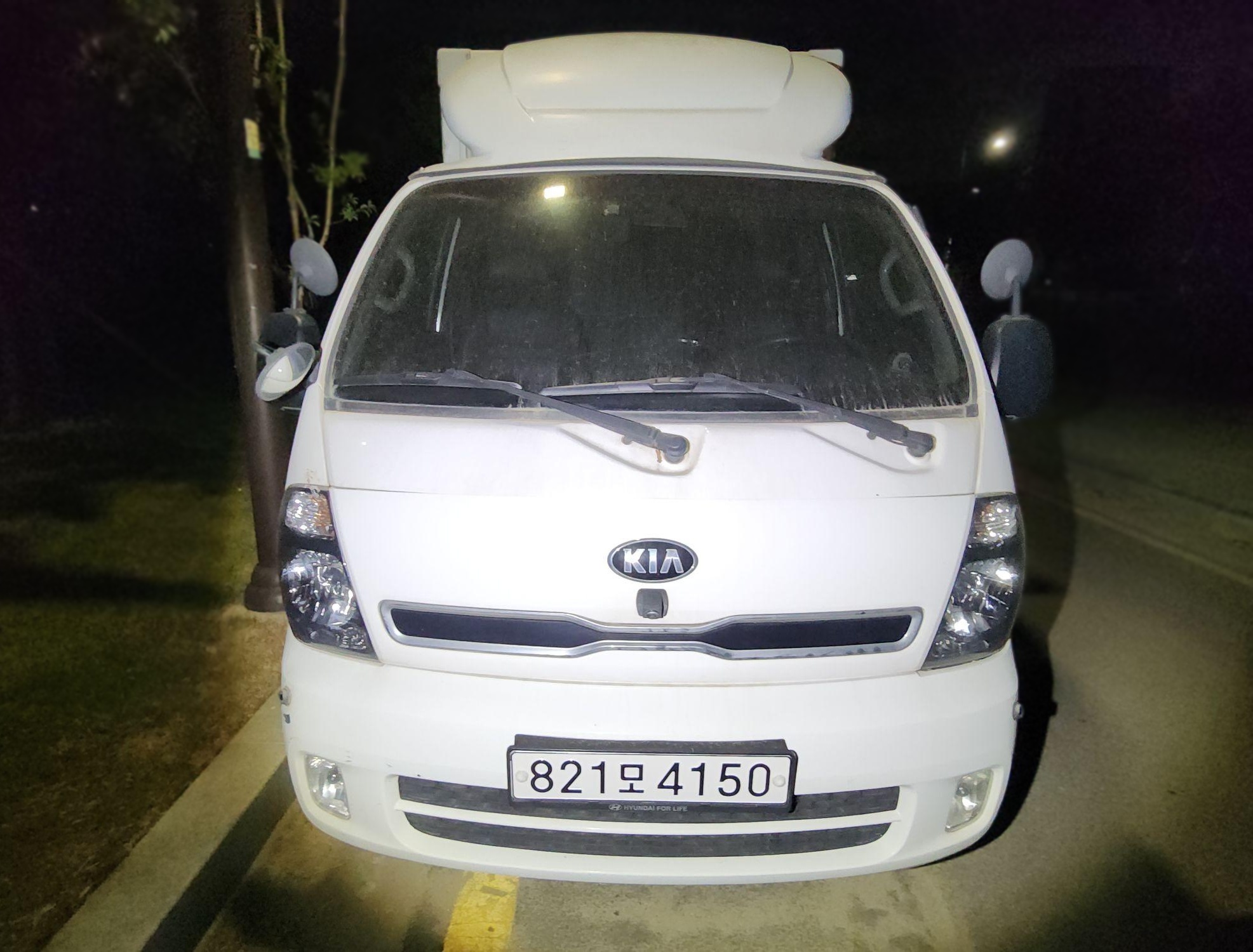 2015 Kia BONGO 1 ton 8 15MY PLUS Box Truck EXTRA LONG WHEELBASE King Cab Deluxe DIESEL 2WD Automatic